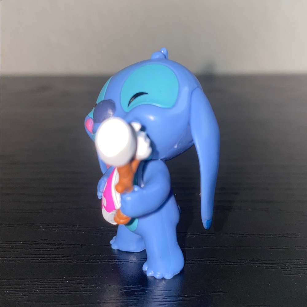 💋Disney Stitch That's So Stitch S’more’s Collectible Figure! - Picture 3 of 5